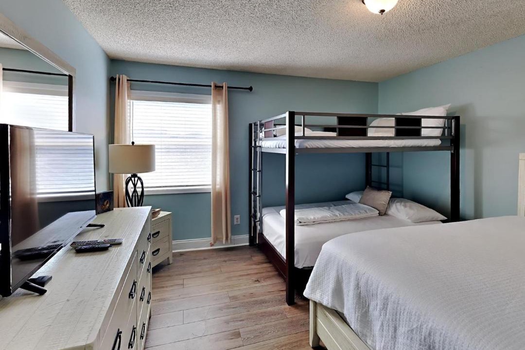 Photo of Bedroom in Pensacola Beach