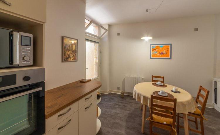 Photo of Kitchen in Cordes-sur-Ciel