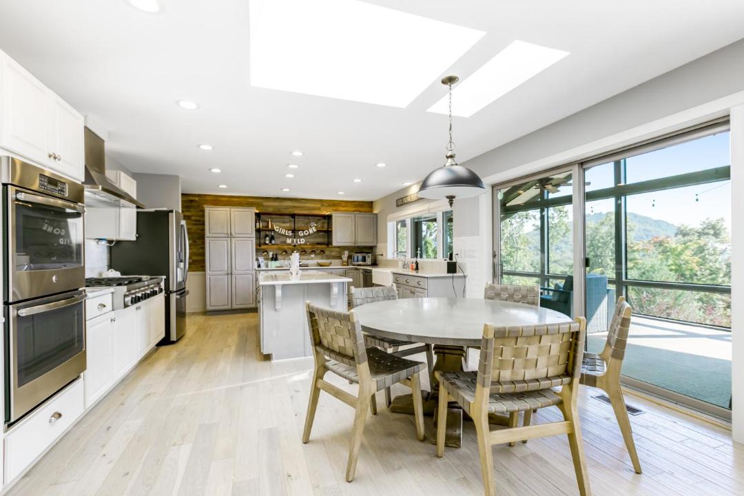 Photo of Kitchen in Saluda