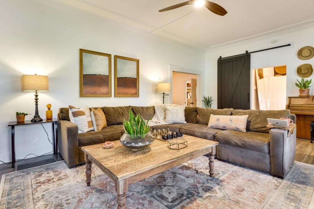 Photo of Livingroom in Winter Garden