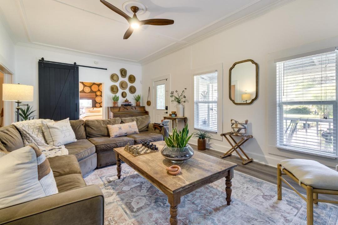 Photo of Livingroom in Winter Garden