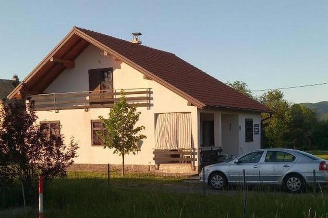 Photo of Buildings in Lovinac