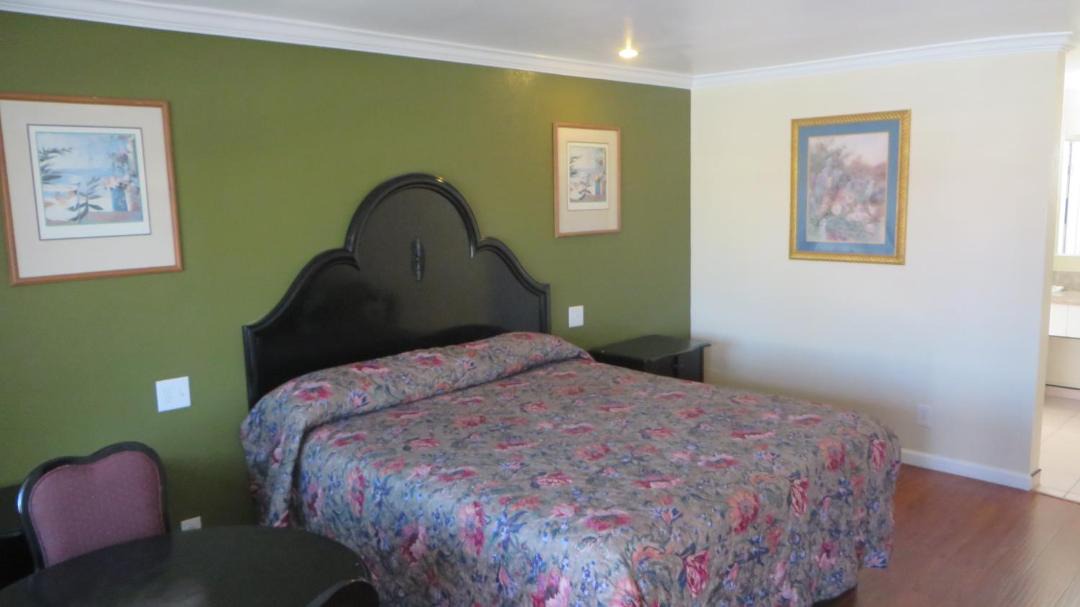 Photo of Bedroom in Orange