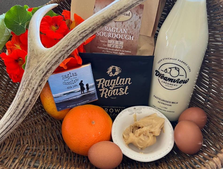 Photo of Others in Raglan