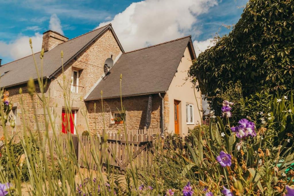 Photo of Buildings in Cherence-le-Heron