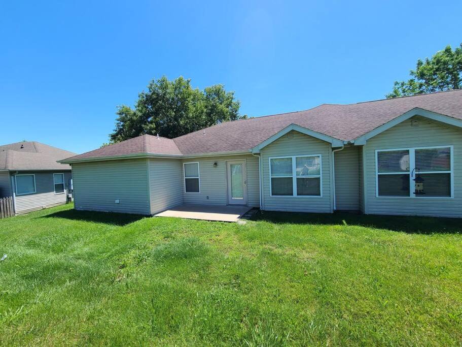 Photo of Buildings in Branson Theater District