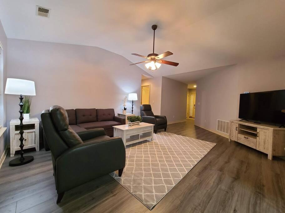 Photo of Livingroom in Branson Theater District