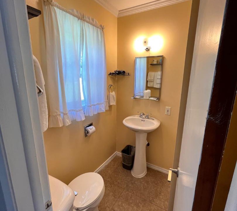 Photo of Bathroom in Honor