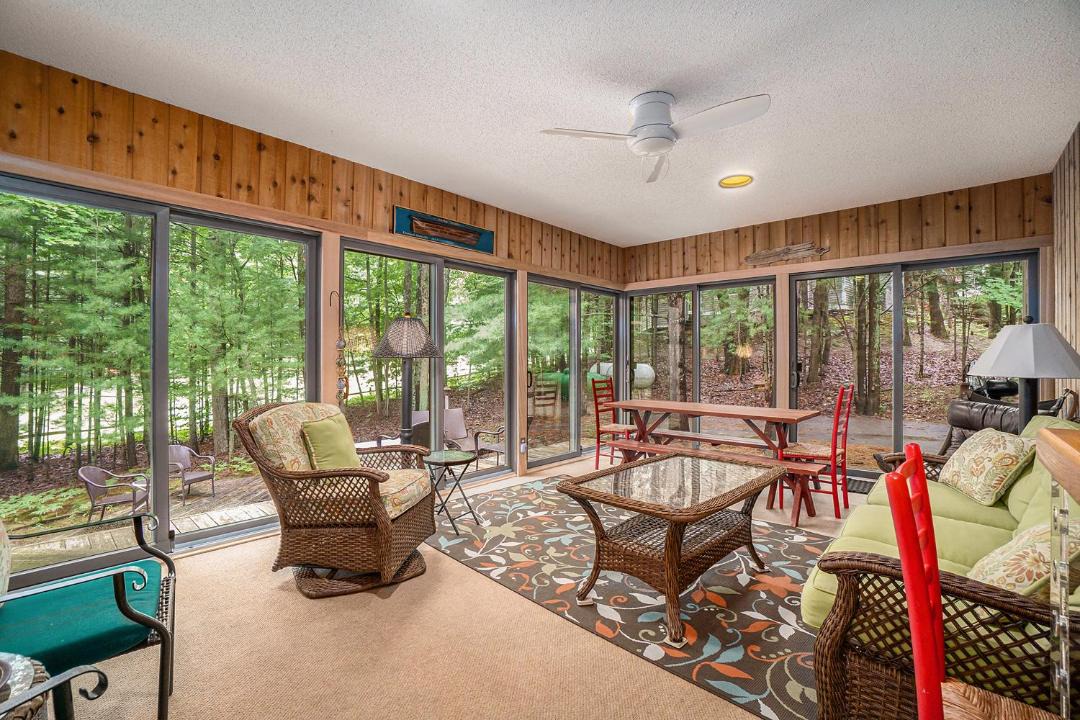 Photo of Livingroom in Maple City