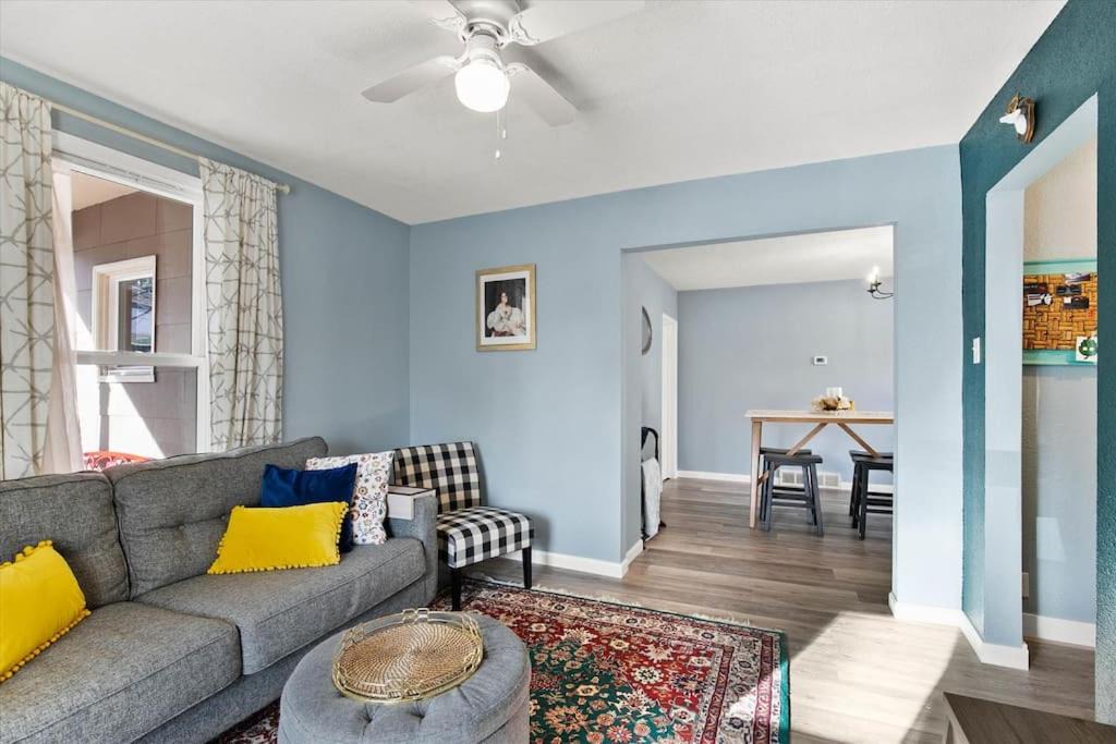 Photo of Livingroom in West Central