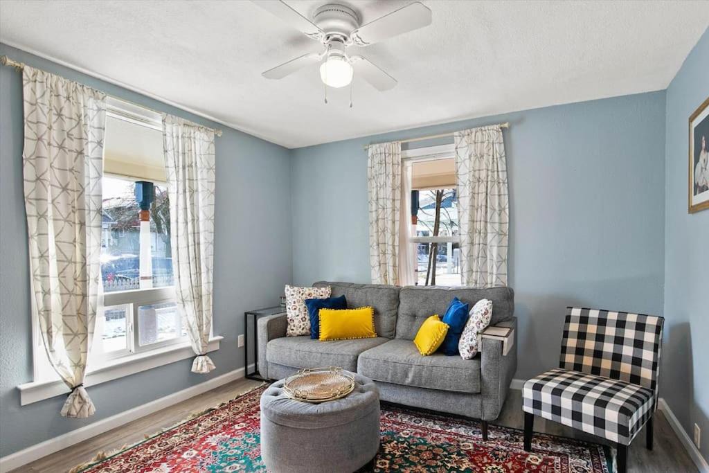 Photo of Livingroom in West Central