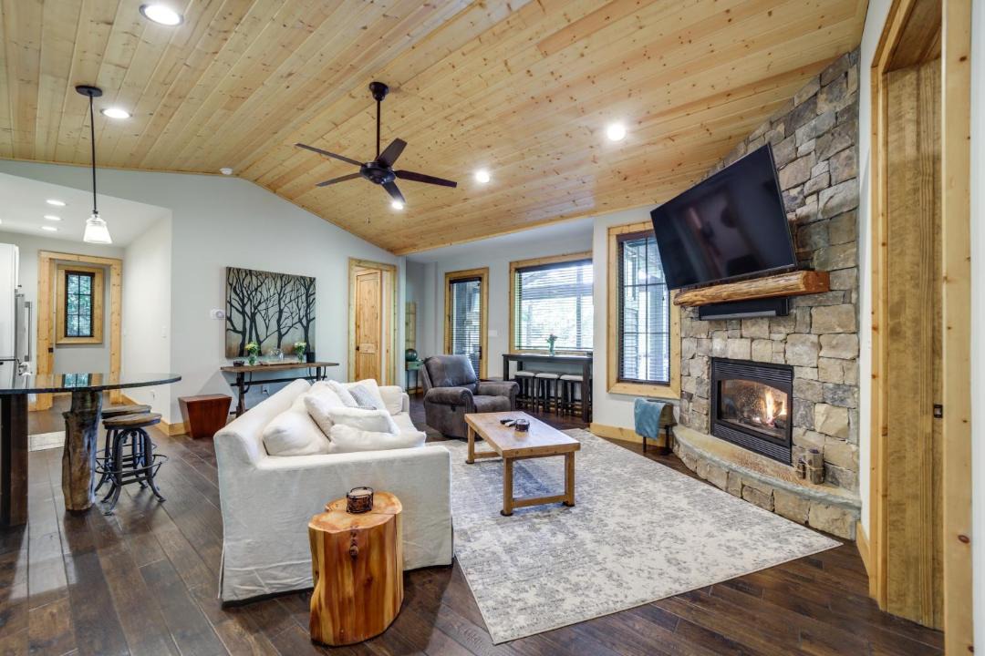 Photo of Livingroom in Glenville