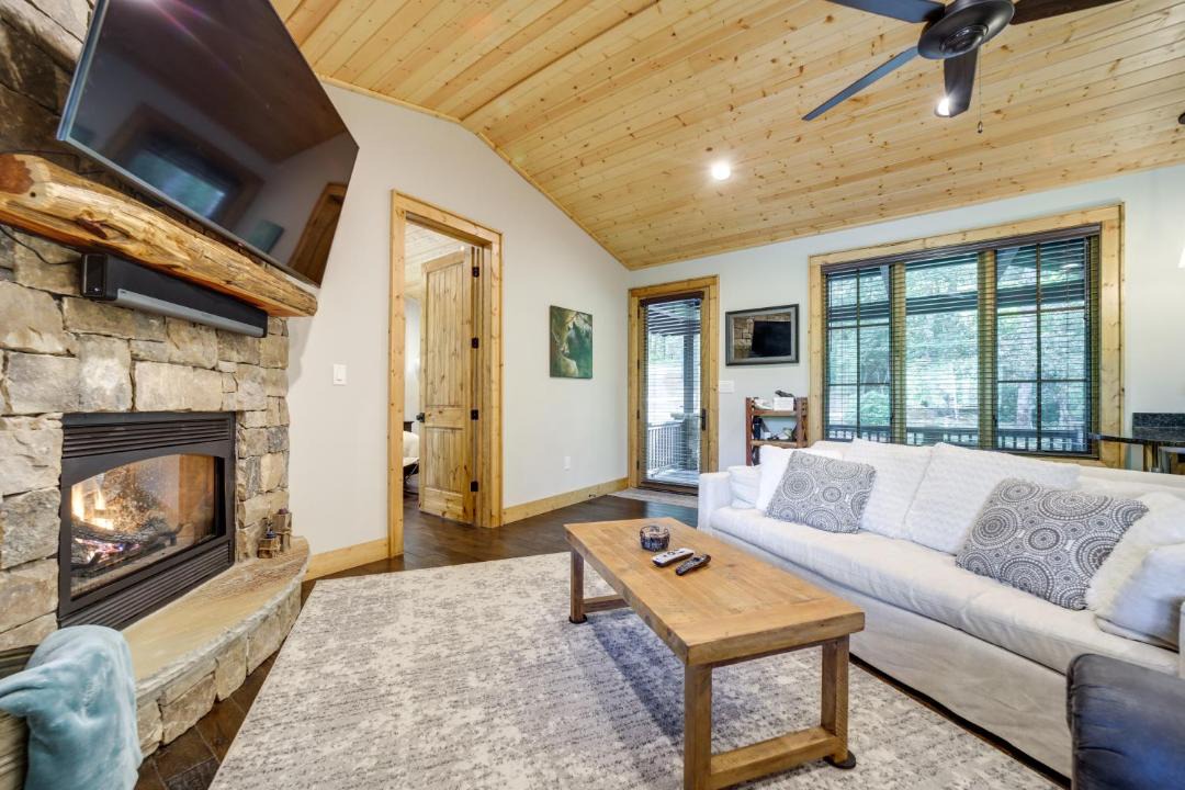 Photo of Livingroom in Glenville