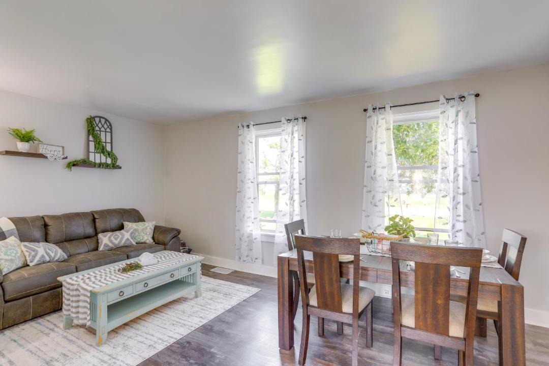 Photo of Livingroom in New Haven  Huron County