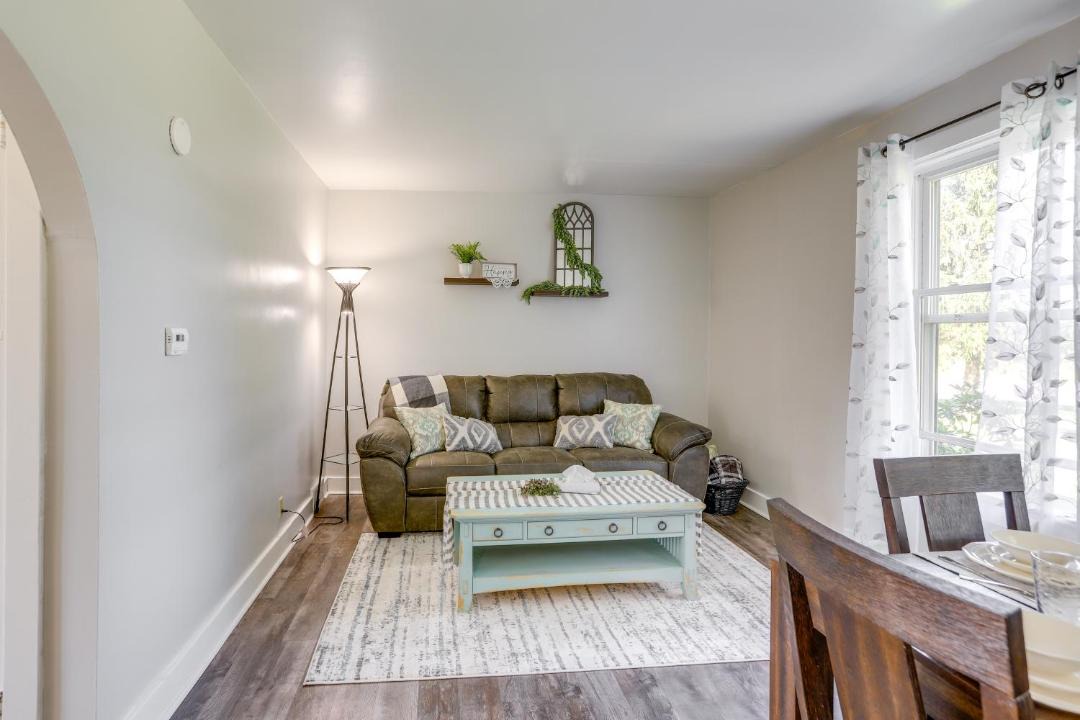 Photo of Livingroom in New Haven  Huron County