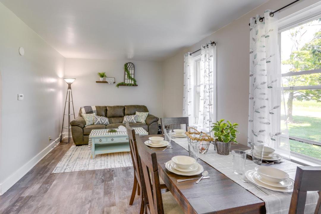 Photo of Livingroom in New Haven  Huron County