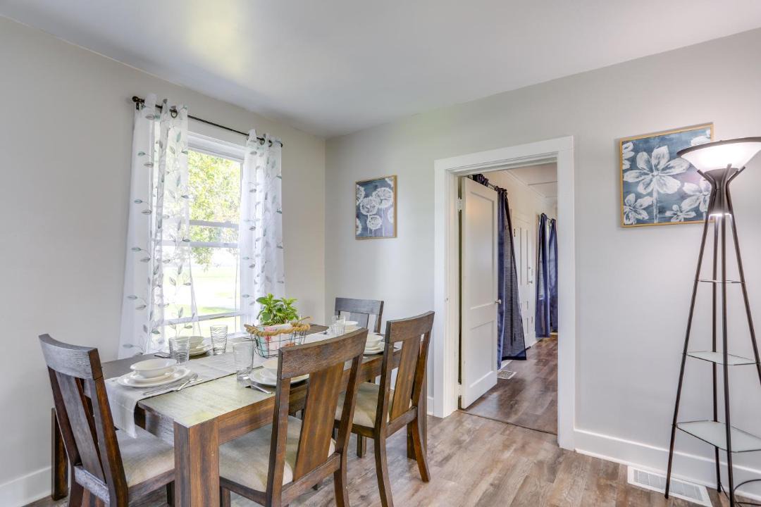 Photo of Livingroom in New Haven  Huron County