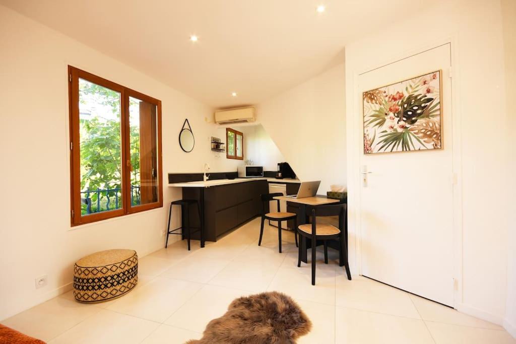 Photo of Livingroom in Bures-sur-Yvette