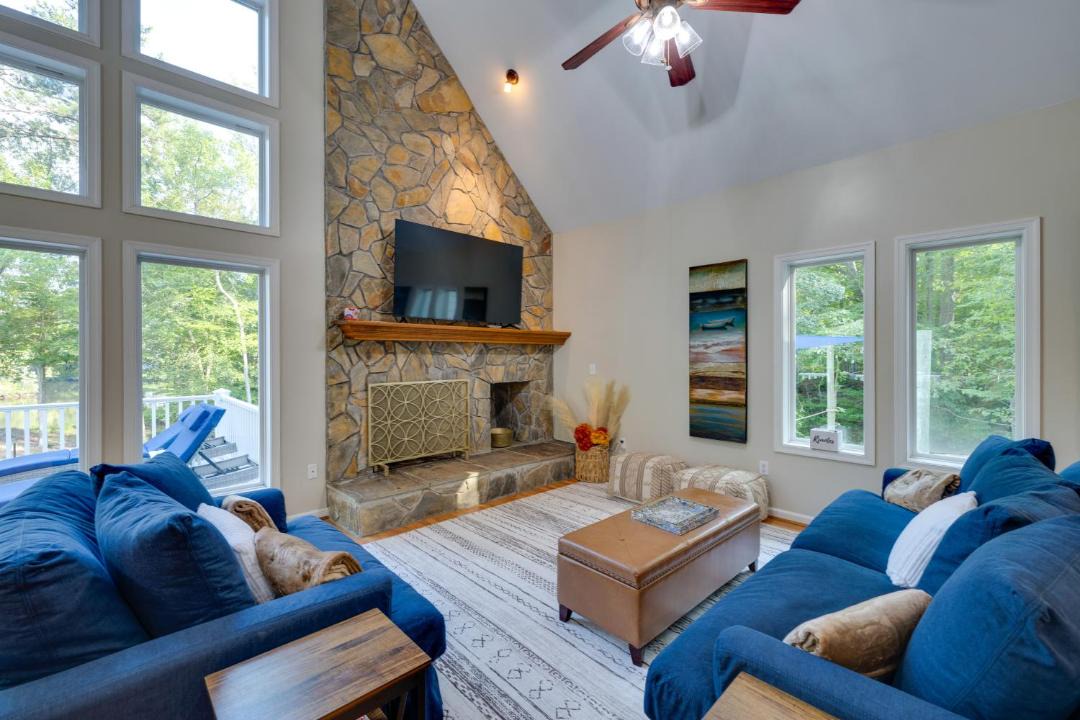 Photo of Livingroom in Pine Top