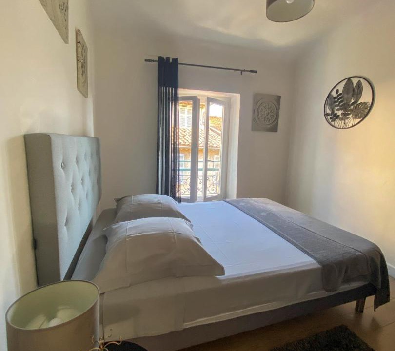 Photo of Bedroom in Biot