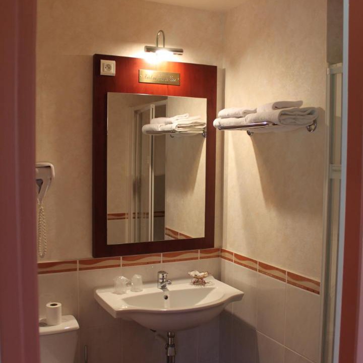 Photo of Others in Amou