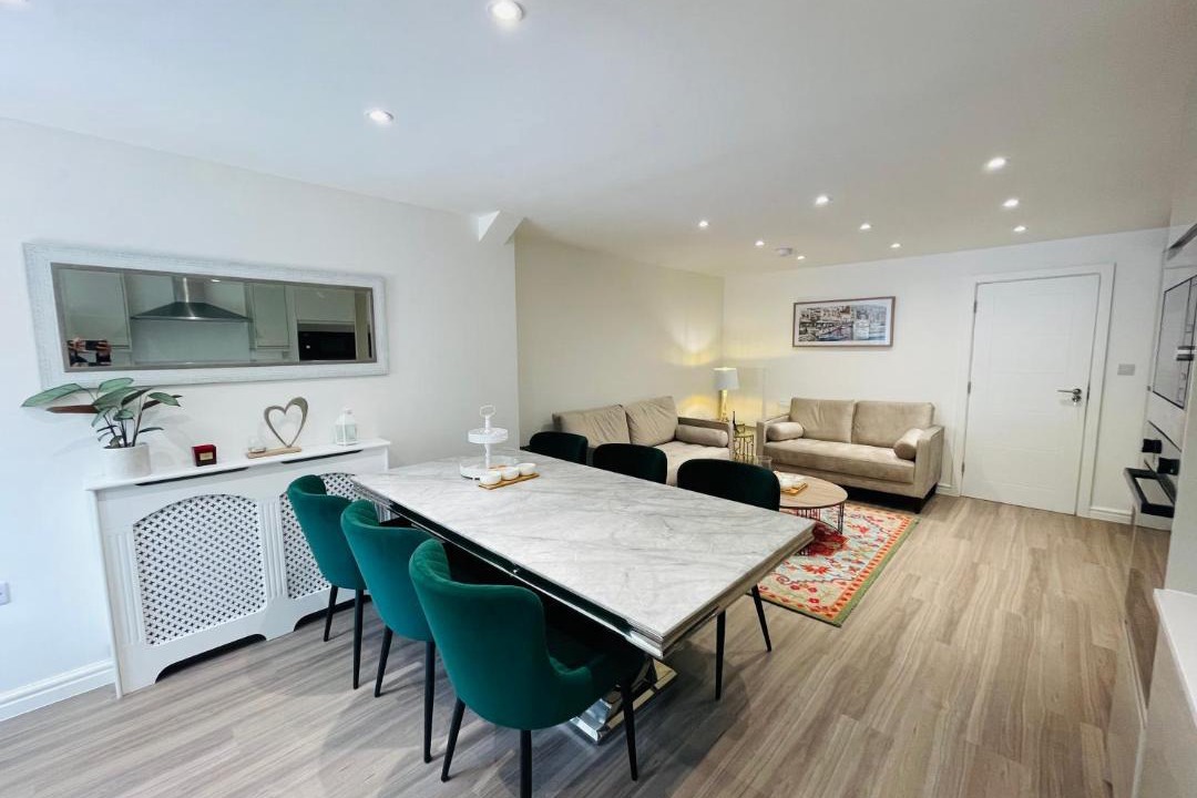 Photo of Livingroom in Island Gardens