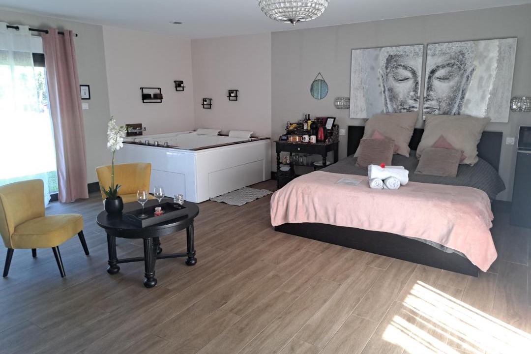 Photo of Others in Le Barp