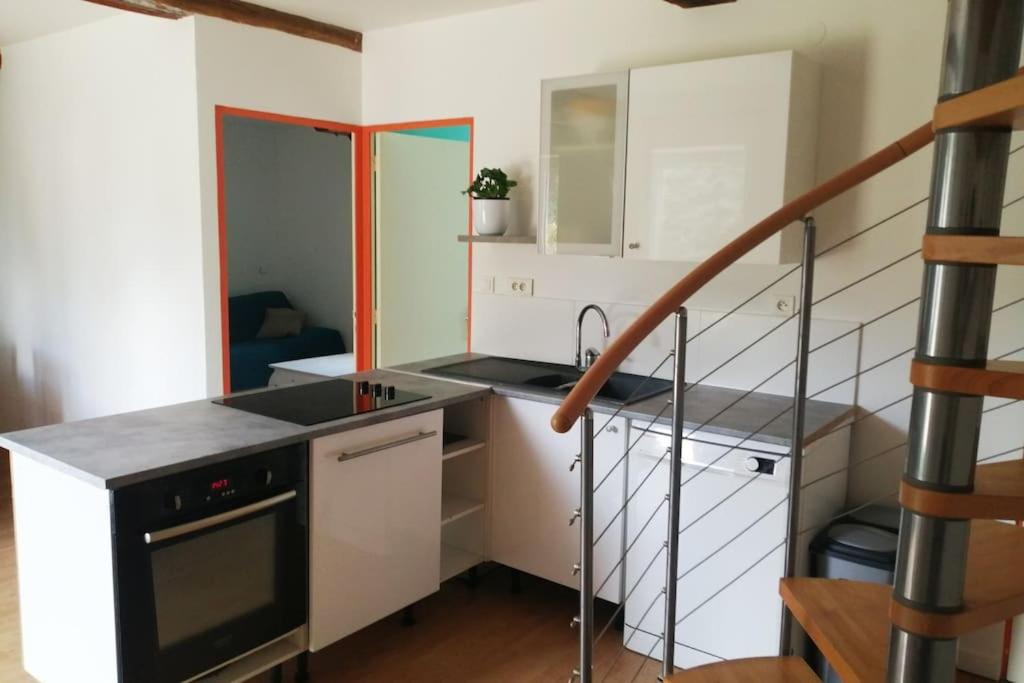 Photo of Kitchen in Saint-Etienne-de-Mer-Morte