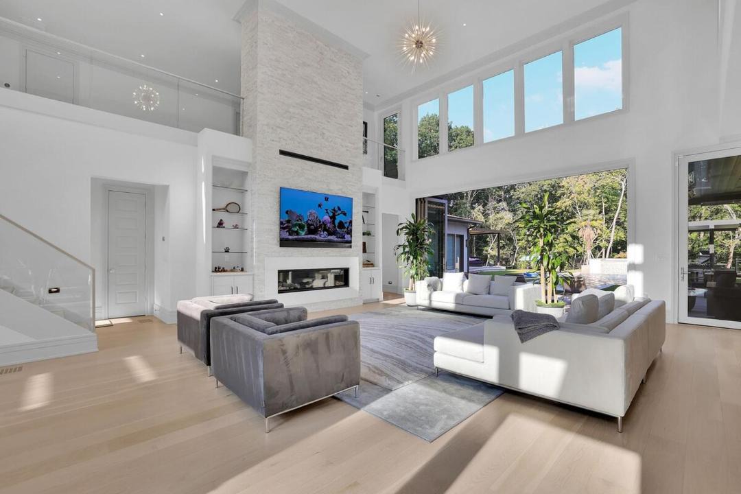 Photo of Livingroom in Sandy Springs