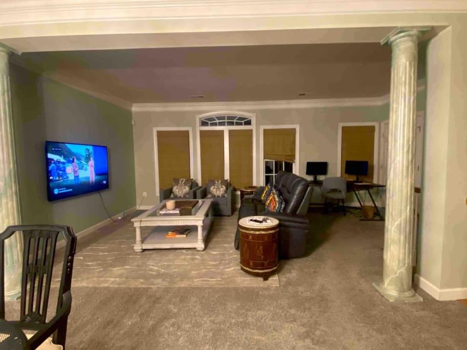Photo of Livingroom in Urbana