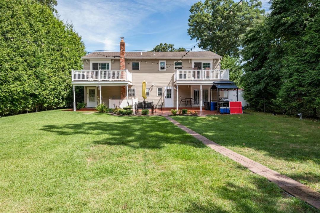 Photo of Buildings in East Massapequa