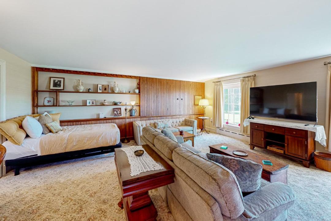 Photo of Livingroom in Town of Benton