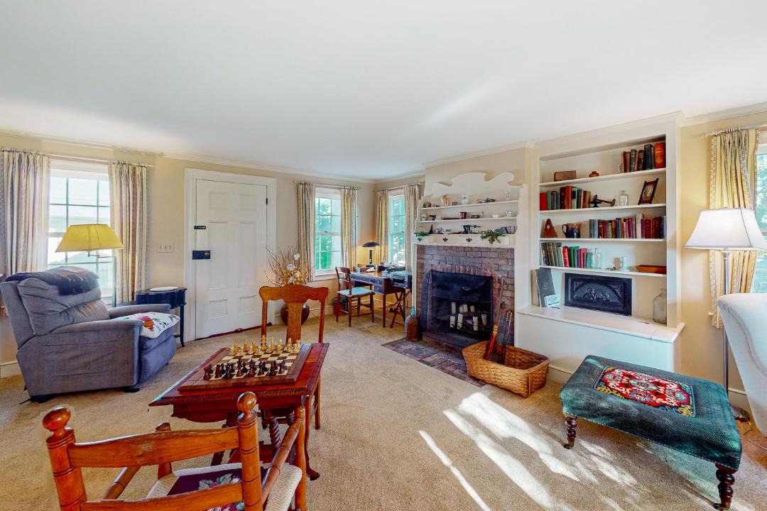 Photo of Livingroom in Town of Benton