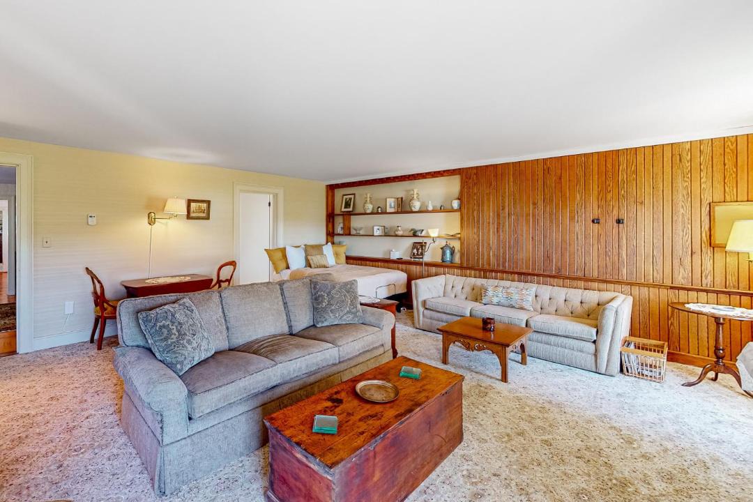 Photo of Livingroom in Town of Benton