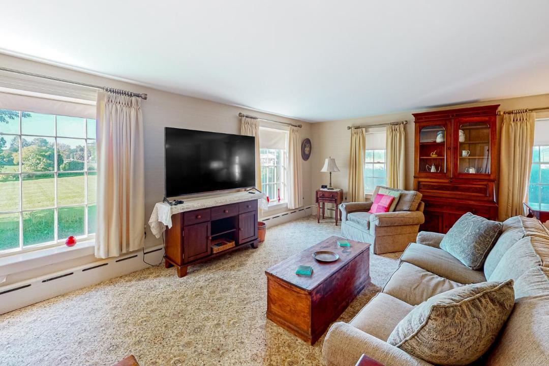 Photo of Livingroom in Town of Benton