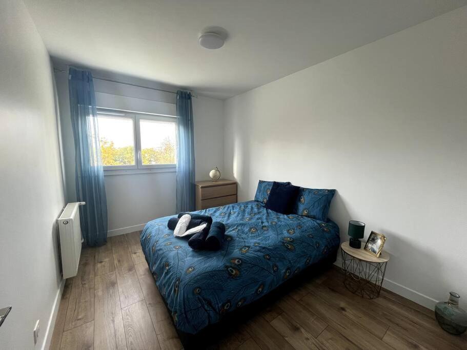 Photo of Bedroom in Mantes-la-Jolie