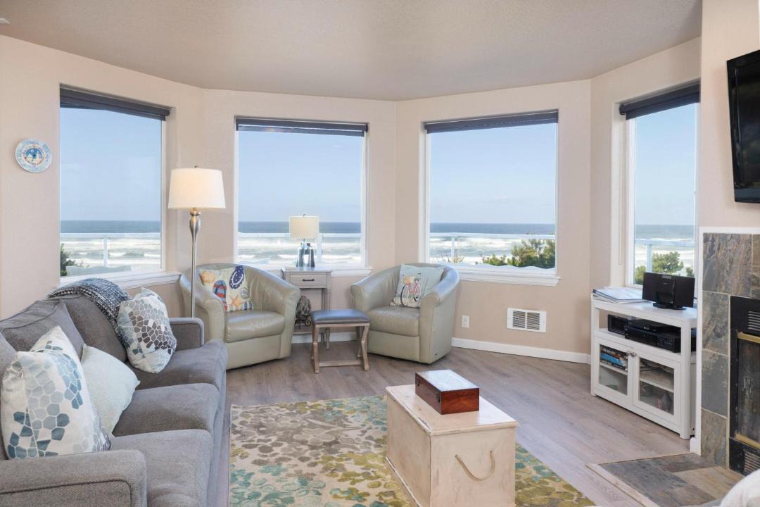 Photo of Livingroom in Beverly Beach