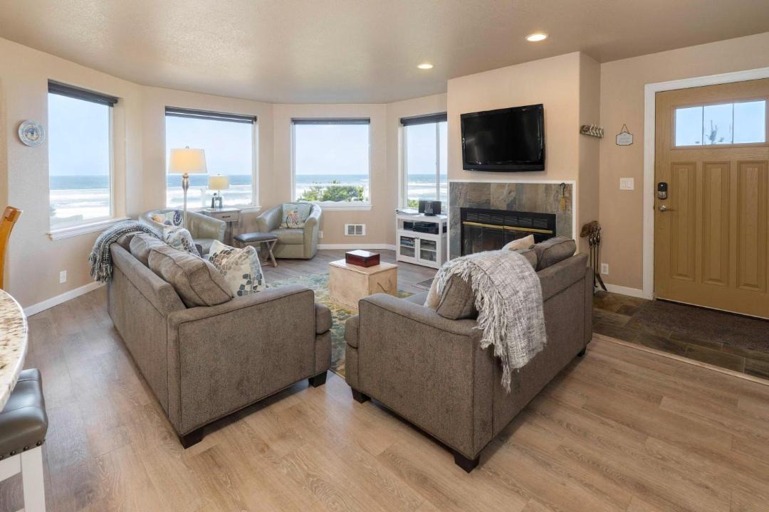 Photo of Livingroom in Beverly Beach
