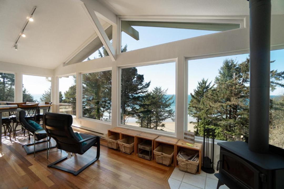 Photo of Livingroom in Otter Rock