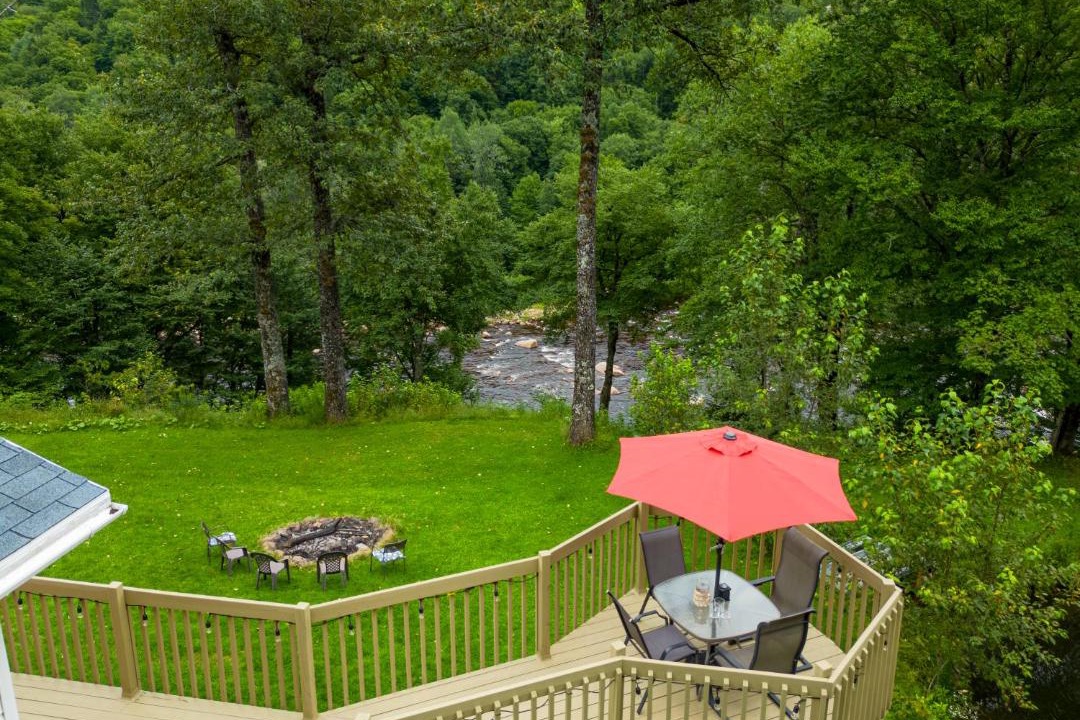 Photo of Patio Balcony in Saint-Brigitte-de-Laval