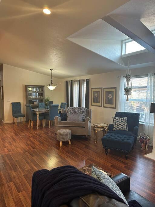 Photo of Others in Murphys