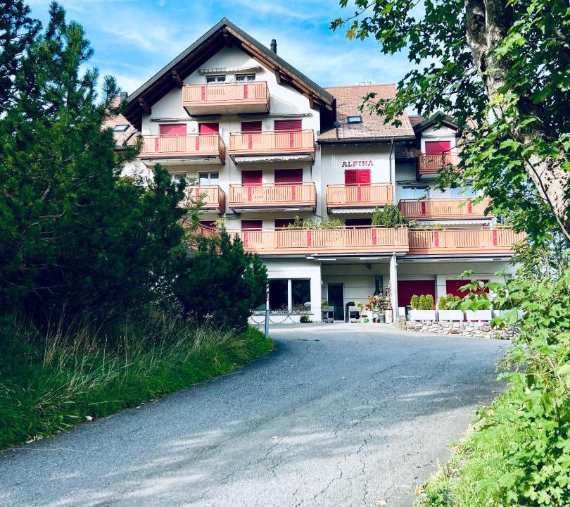 Photo of Others in Quarten