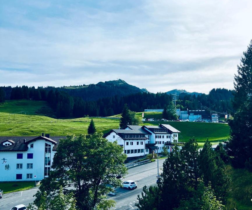 Photo of Others in Quarten