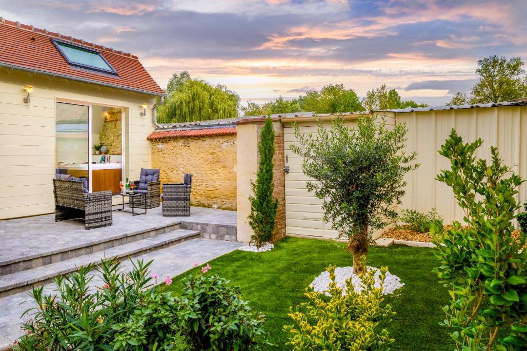 Photo of Others in Fains