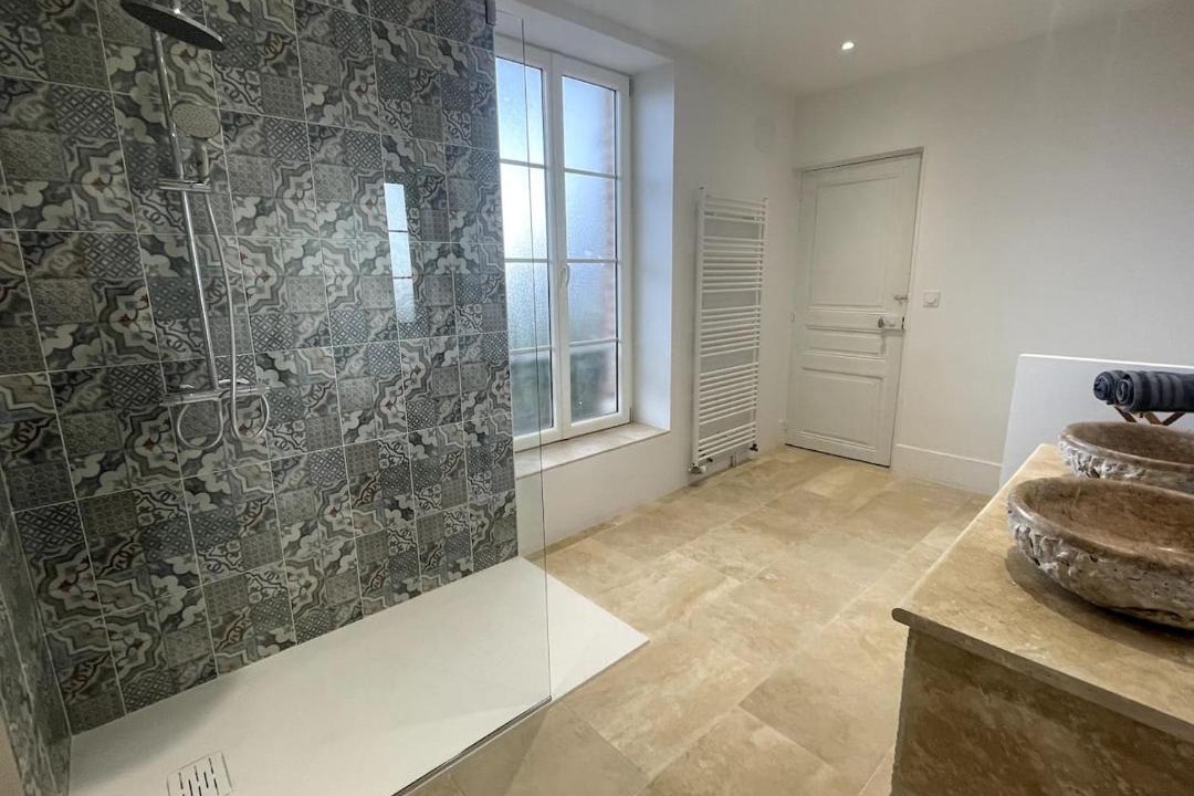 Photo of Others in Avallon