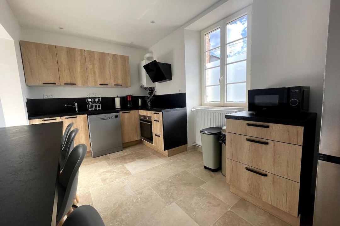 Photo of Others in Avallon