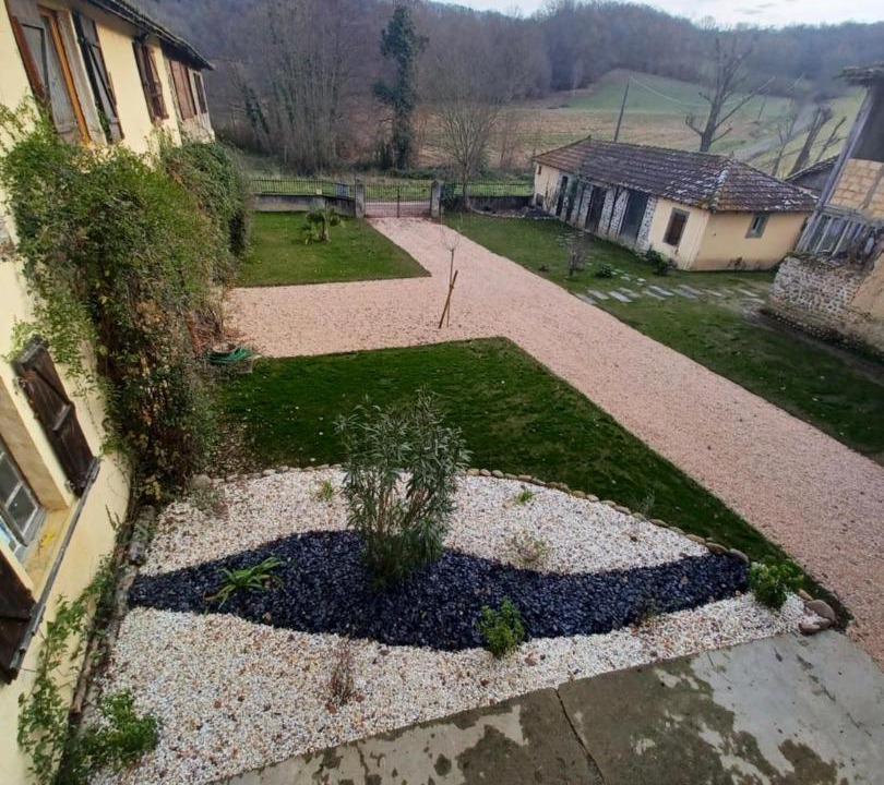 Photo of Others in Gaussan