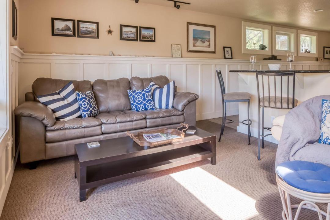 Photo of Livingroom in Oceanside