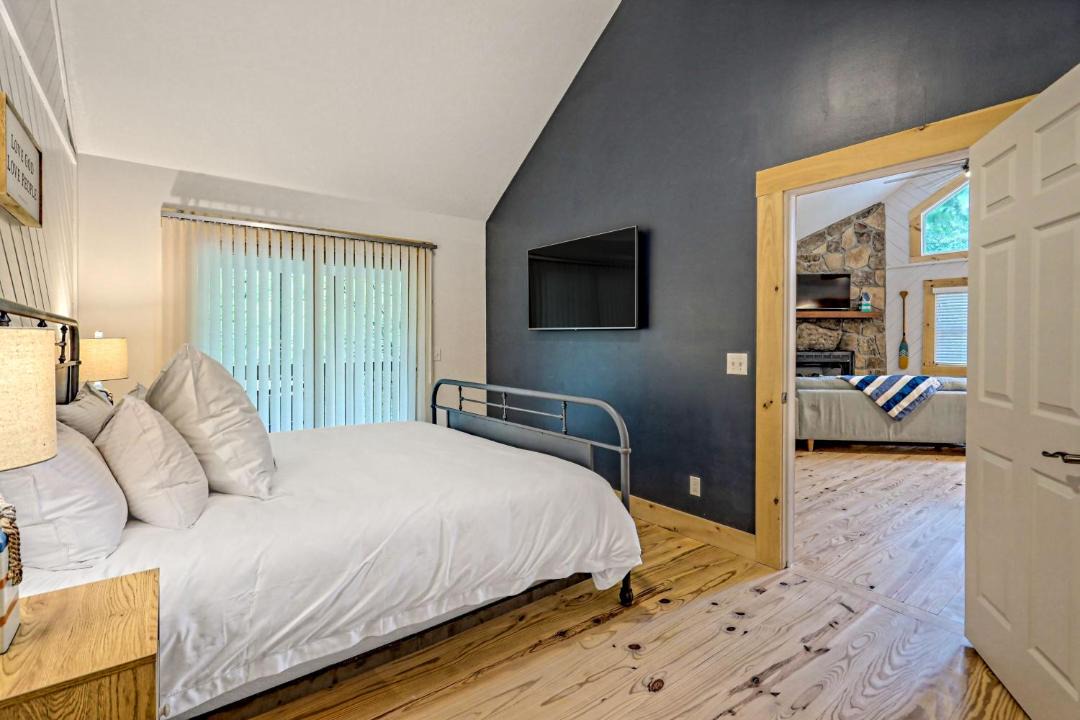 Photo of Bedroom in Blairsville