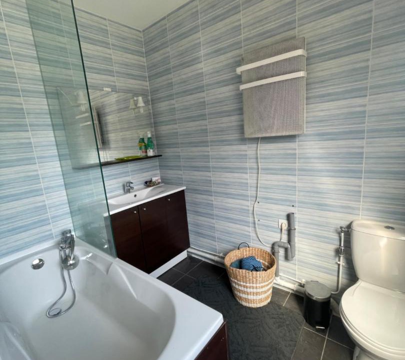 Photo of Bathroom in Urvillers